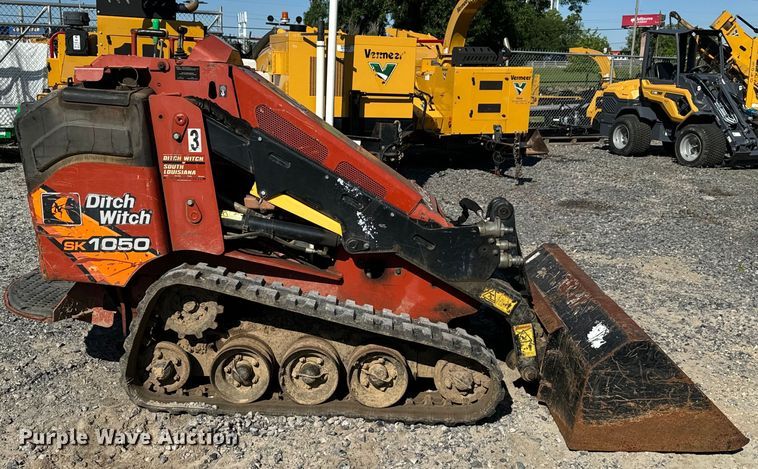 image for item EH3868 2017 Ditch Witch Sk1050 compact utility loader