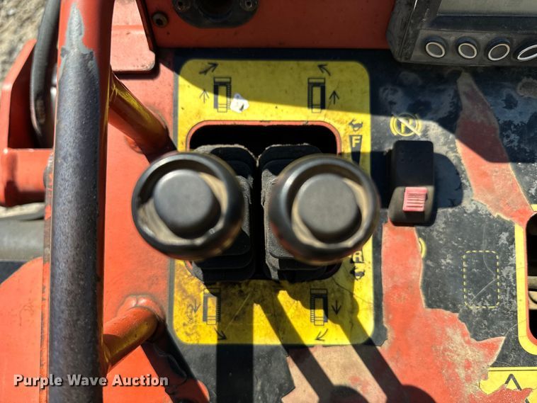 image for item EH3868 2017 Ditch Witch Sk1050 compact utility loader