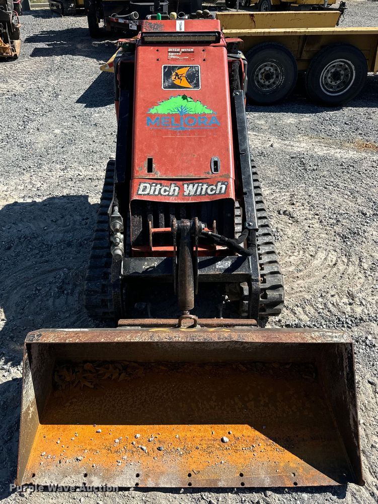image for item EH3869 2019 Ditch Witch  SK1050 compact utility loader