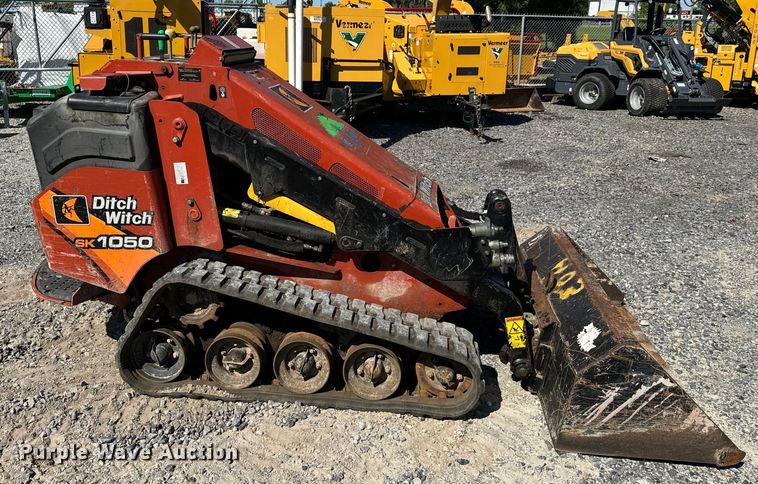 image for item EH3869 2019 Ditch Witch  SK1050 compact utility loader