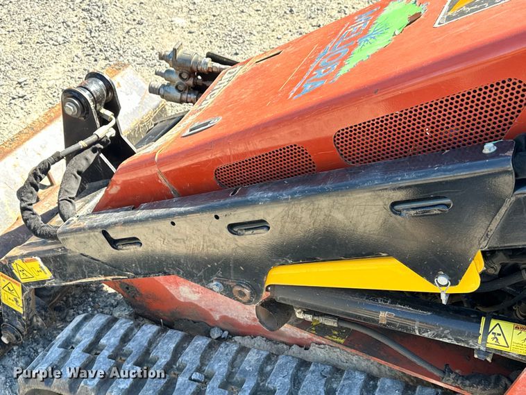 image for item EH3869 2019 Ditch Witch  SK1050 compact utility loader