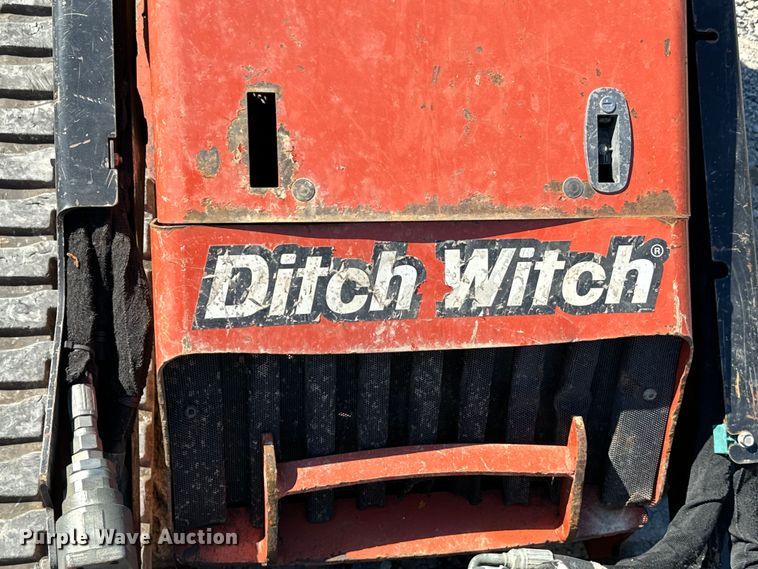 image for item EH3869 2019 Ditch Witch  SK1050 compact utility loader
