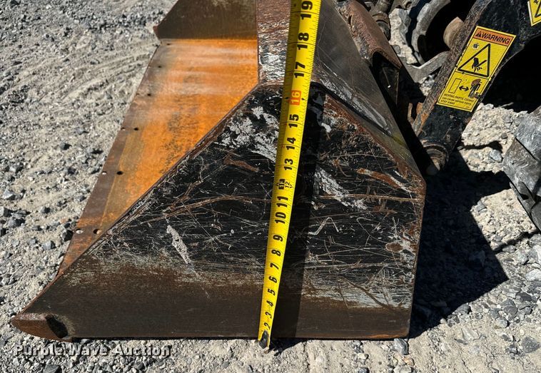 image for item EH3869 2019 Ditch Witch  SK1050 compact utility loader