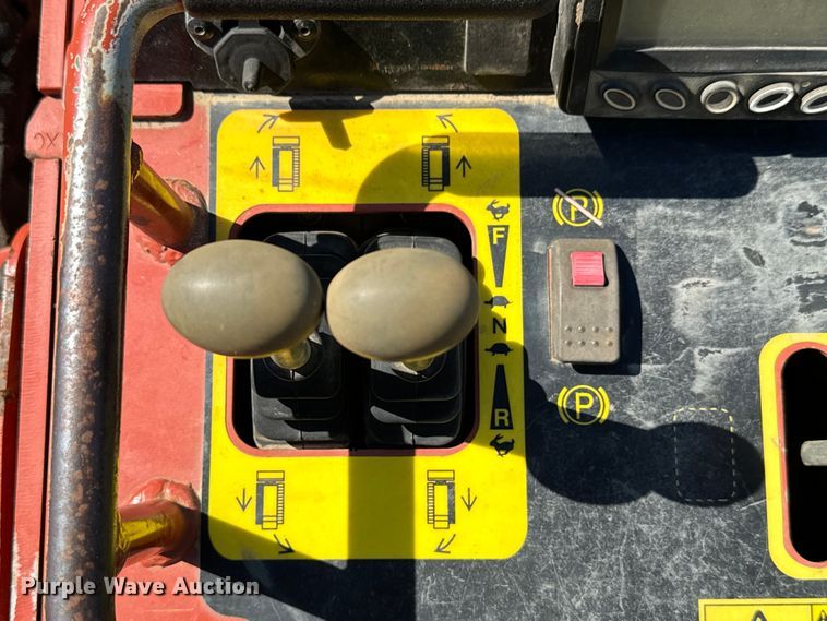 image for item EH3869 2019 Ditch Witch  SK1050 compact utility loader