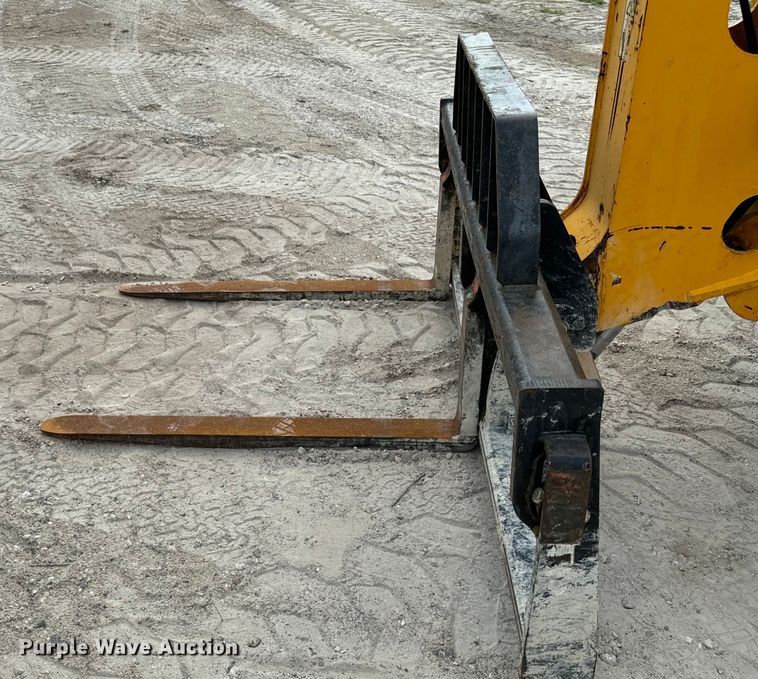 image for item EH3871 2016 JCB 510-56 telehandler