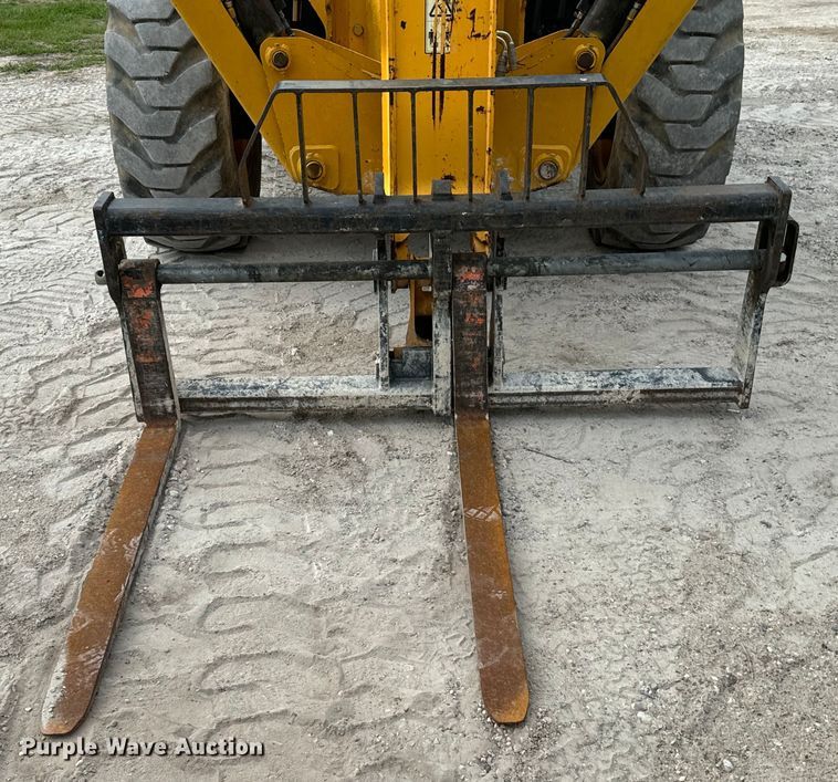 image for item EH3871 2016 JCB 510-56 telehandler