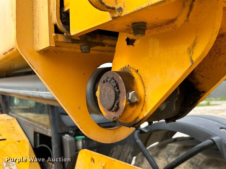 image for item EH3871 2016 JCB 510-56 telehandler