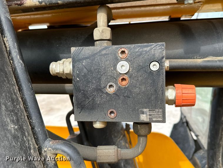 image for item EH3871 2016 JCB 510-56 telehandler