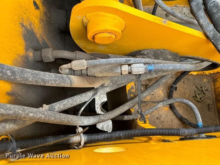 image for item EH3871 2016 JCB 510-56 telehandler