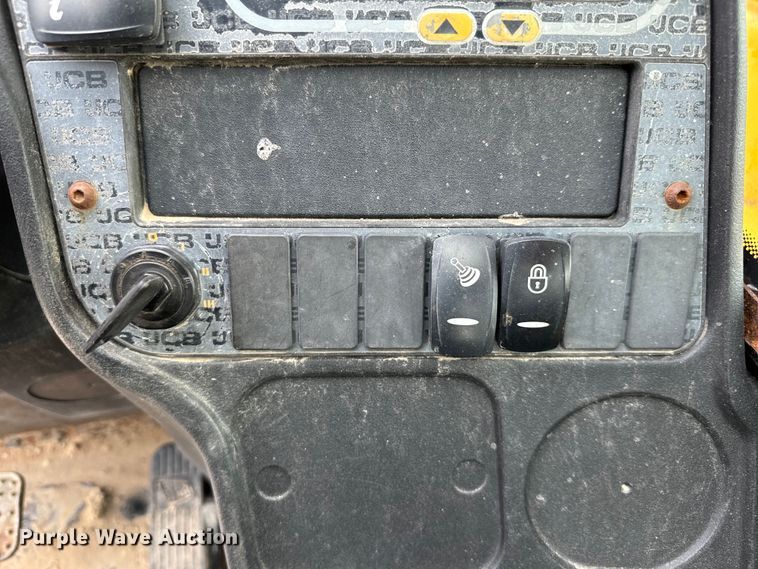 image for item EH3871 2016 JCB 510-56 telehandler