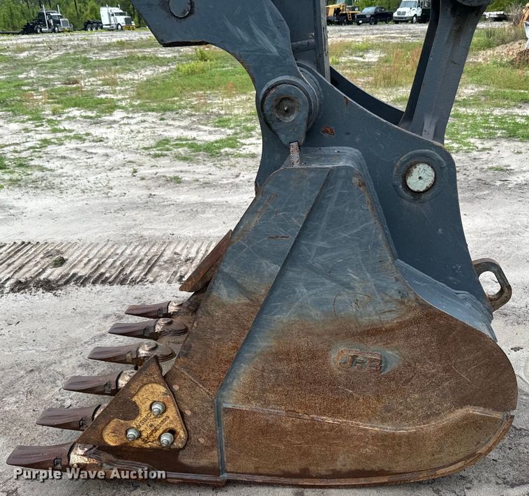 image for item EH5396 2022 John Deere 250G LC excavator