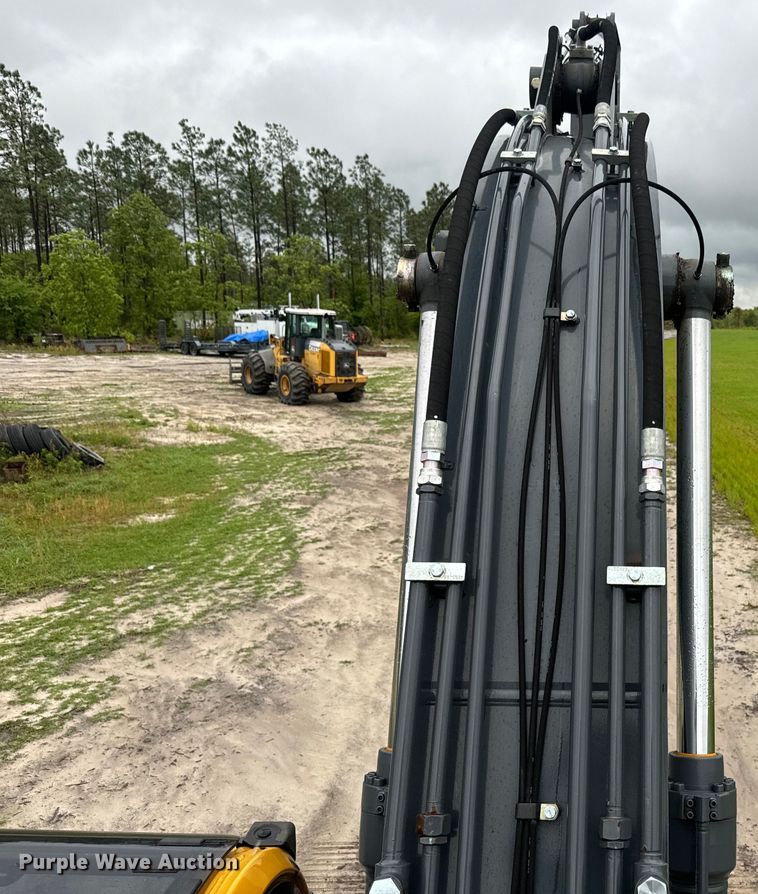 image for item EH5396 2022 John Deere 250G LC excavator