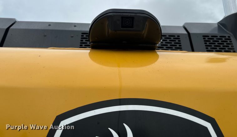 image for item EH5396 2022 John Deere 250G LC excavator