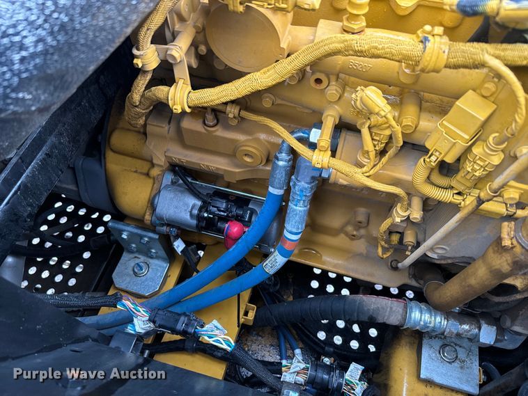 image for item EH5396 2022 John Deere 250G LC excavator