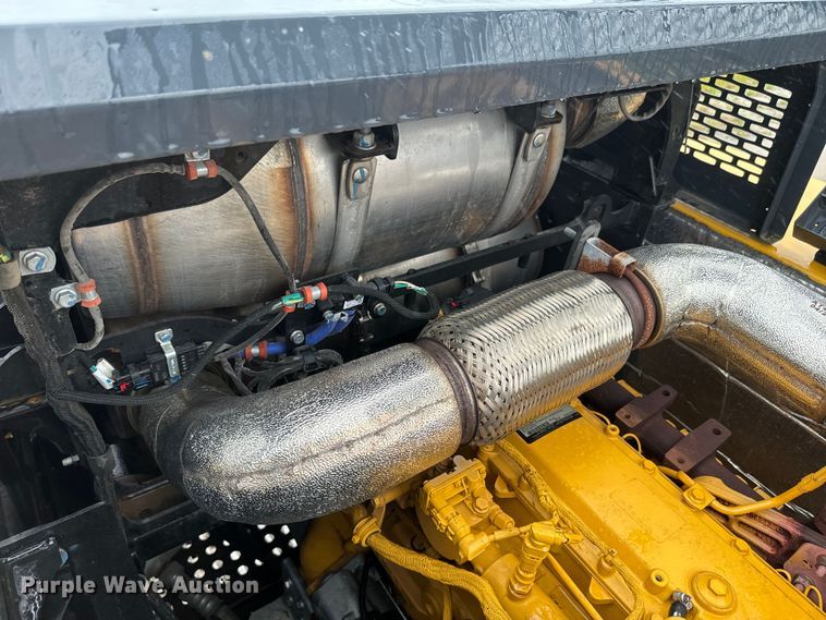 image for item EH5396 2022 John Deere 250G LC excavator