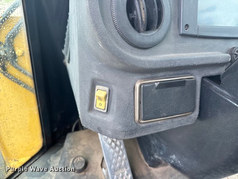 image for item EH5398 2006 John Deere  544J wheel loader