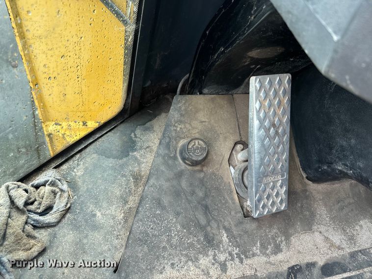 image for item EH5398 2006 John Deere  544J wheel loader