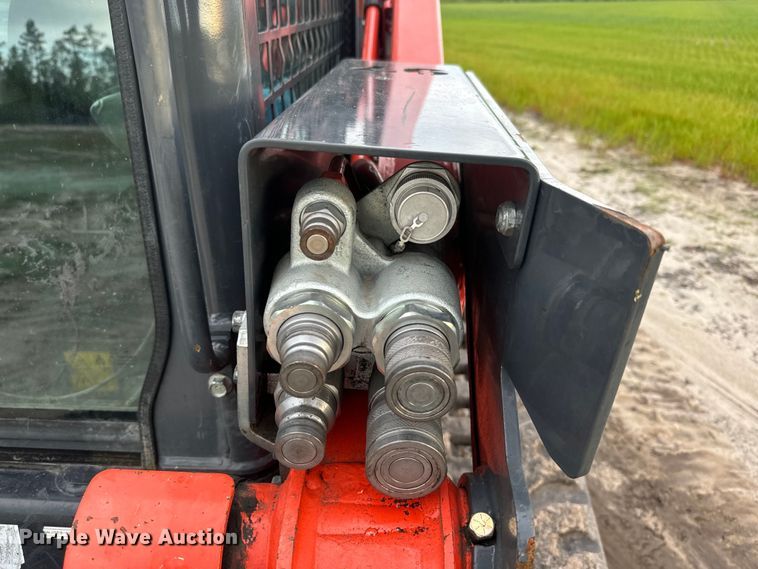 image for item EH5418 2021 Kubota SVL97-2 tracked skid steer loader