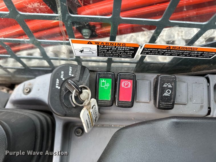 image for item EH5418 2021 Kubota SVL97-2 tracked skid steer loader