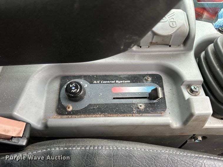 image for item EH5418 2021 Kubota SVL97-2 tracked skid steer loader