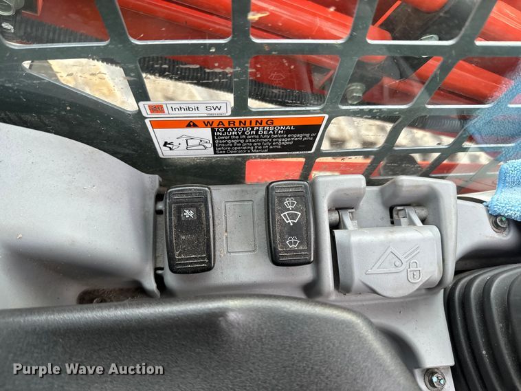 image for item EH5418 2021 Kubota SVL97-2 tracked skid steer loader