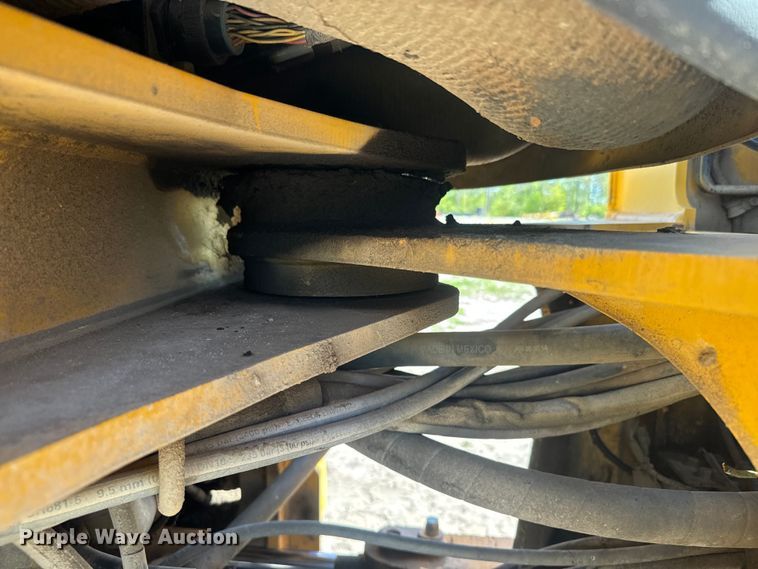 image for item EH5423 2014 John Deere 624K wheel loader