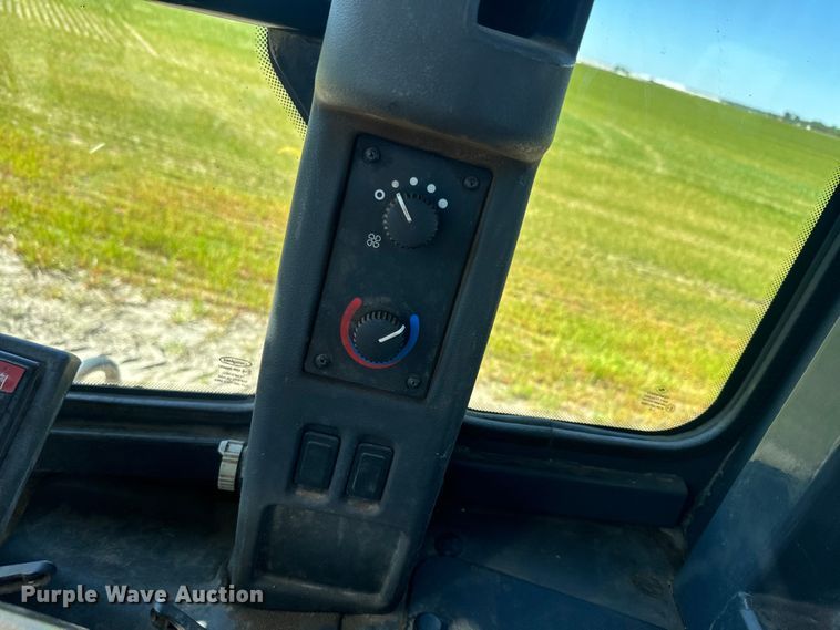 image for item EH5423 2014 John Deere 624K wheel loader