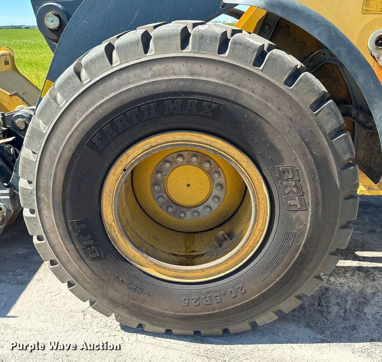 image for item EH5423 2014 John Deere 624K wheel loader