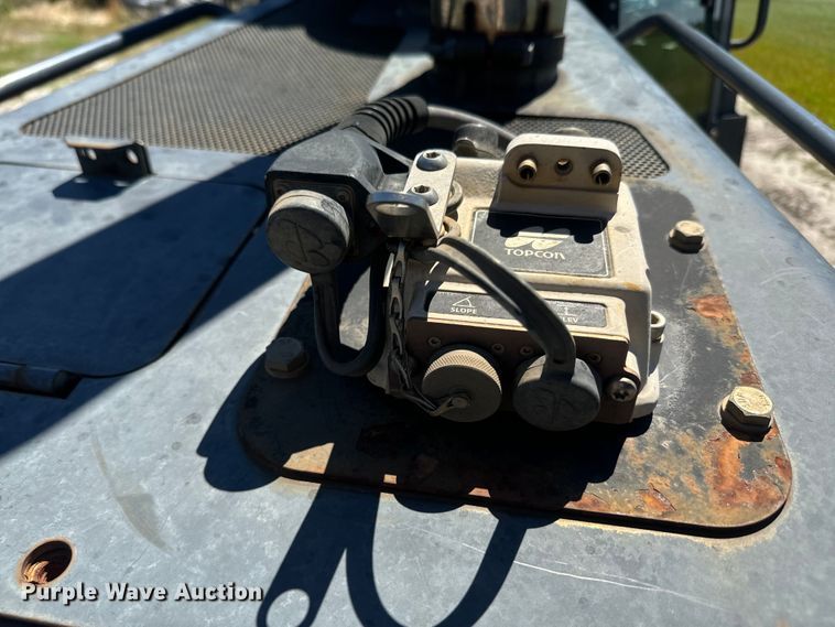 image for item EH5425 2012 John Deere  700J LGP dozer