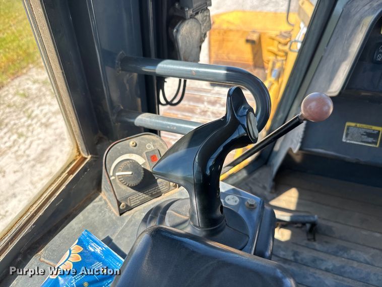 image for item EH5425 2012 John Deere  700J LGP dozer