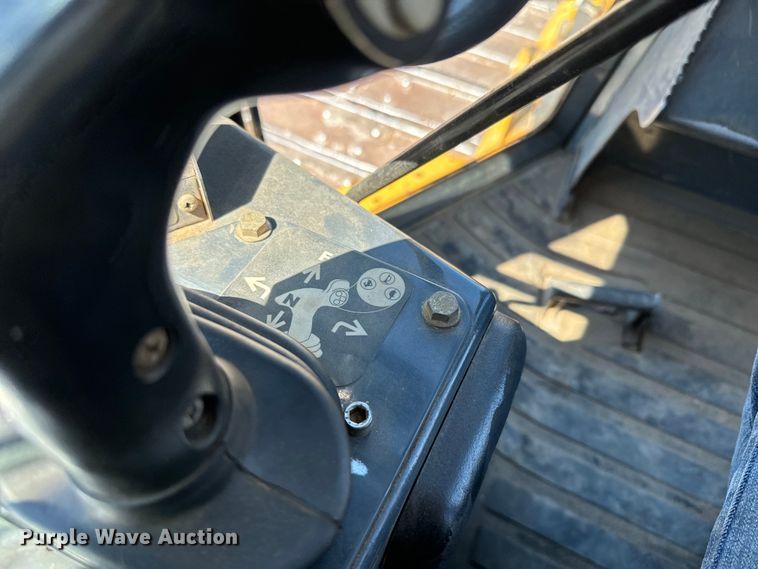 image for item EH5425 2012 John Deere  700J LGP dozer