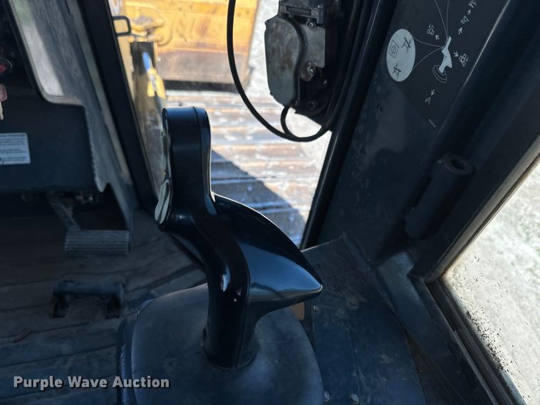 image for item EH5425 2012 John Deere  700J LGP dozer