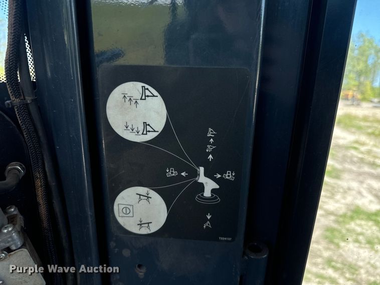 image for item EH5425 2012 John Deere  700J LGP dozer