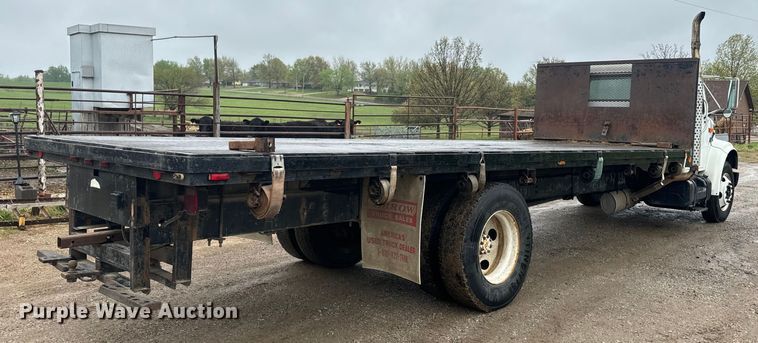 image for item EH5487 1995 International  4700 flatbed truck