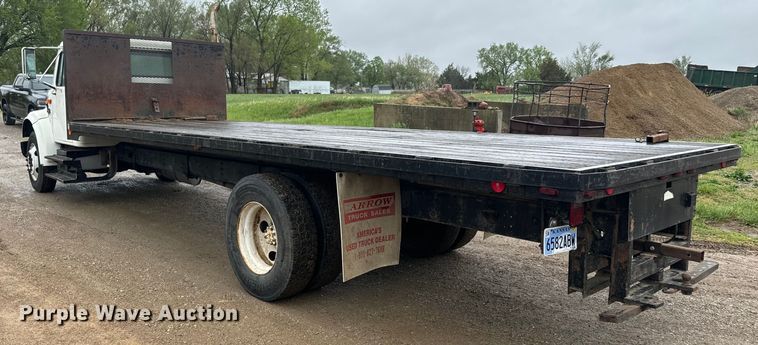 image for item EH5487 1995 International  4700 flatbed truck