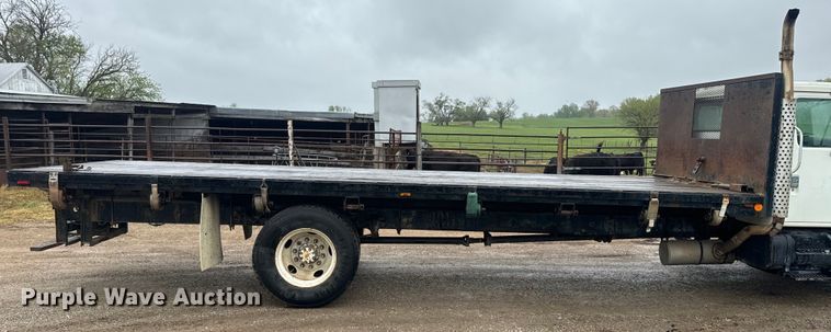 image for item EH5487 1995 International  4700 flatbed truck