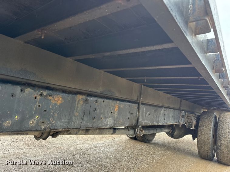 image for item EH5487 1995 International  4700 flatbed truck