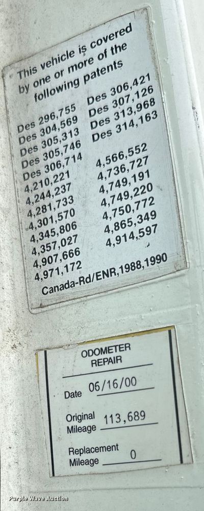 image for item EH5487 1995 International  4700 flatbed truck