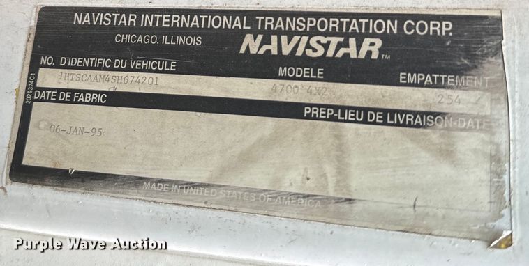 image for item EH5487 1995 International  4700 flatbed truck