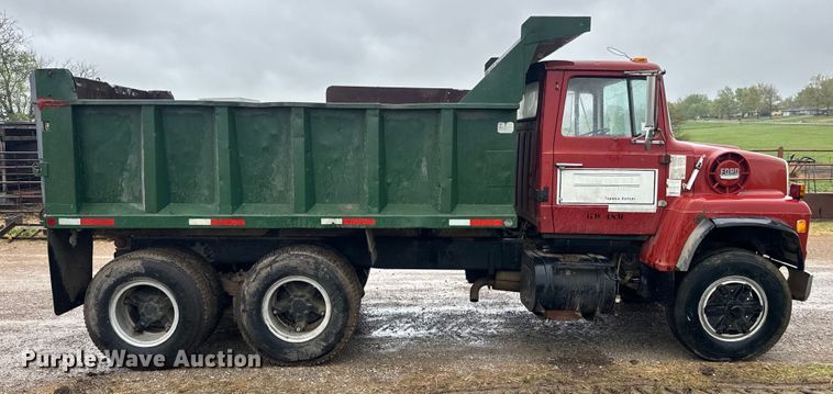 image for item EH5488 1976 Ford NT8000 dump truck
