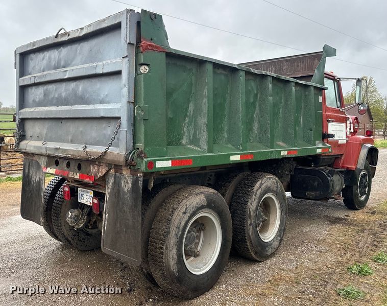 image for item EH5488 1976 Ford NT8000 dump truck