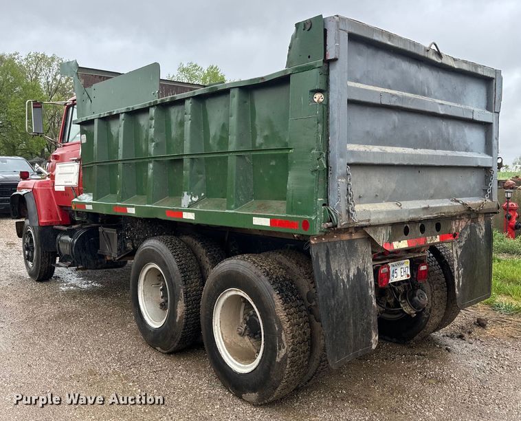 image for item EH5488 1976 Ford NT8000 dump truck
