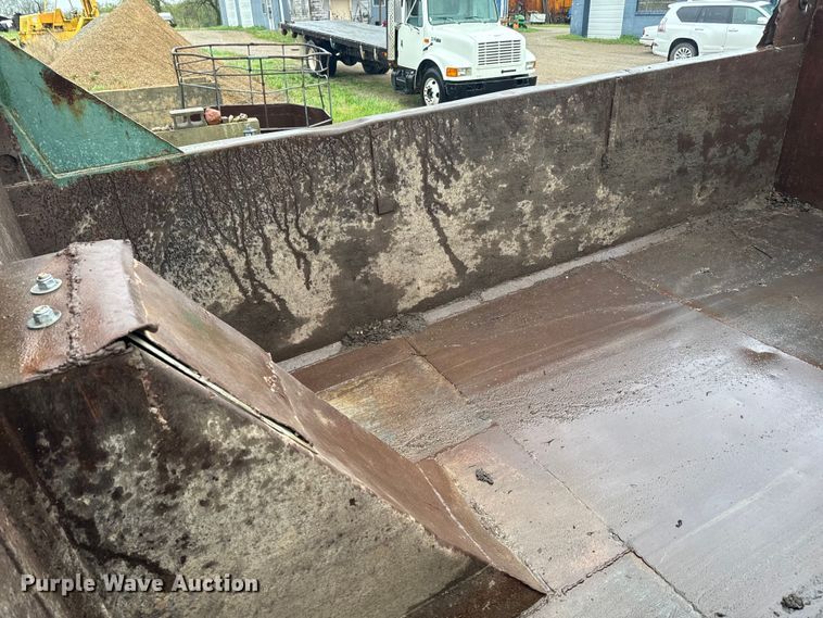 image for item EH5488 1976 Ford NT8000 dump truck