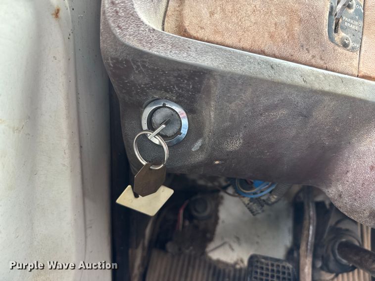 image for item EH5488 1976 Ford NT8000 dump truck