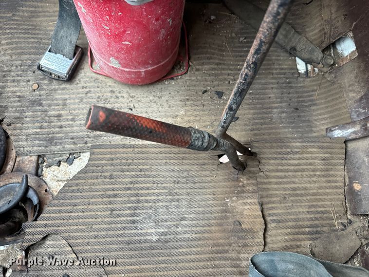 image for item EH5488 1976 Ford NT8000 dump truck