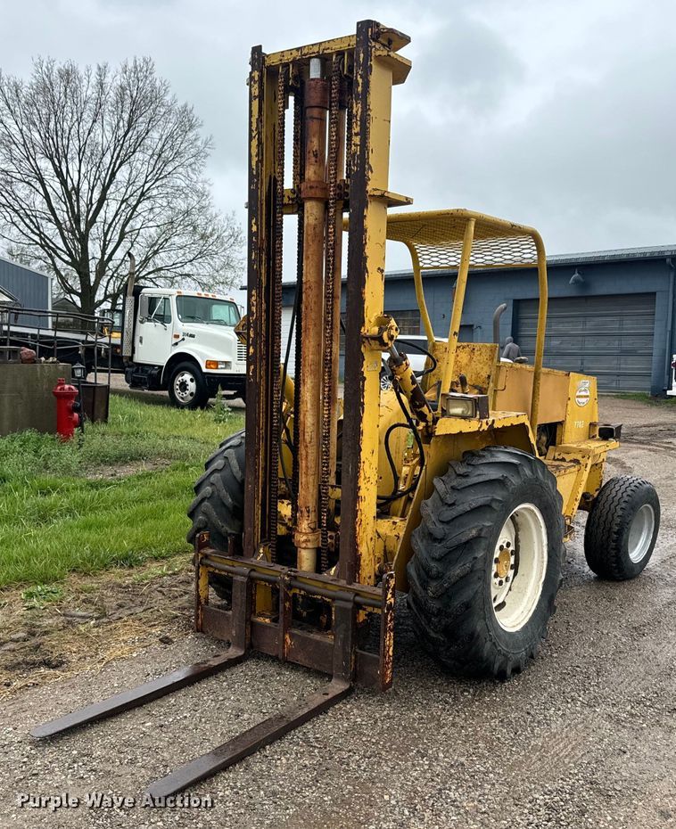 image for item EH5489 Allis Chalmers 630 forklift