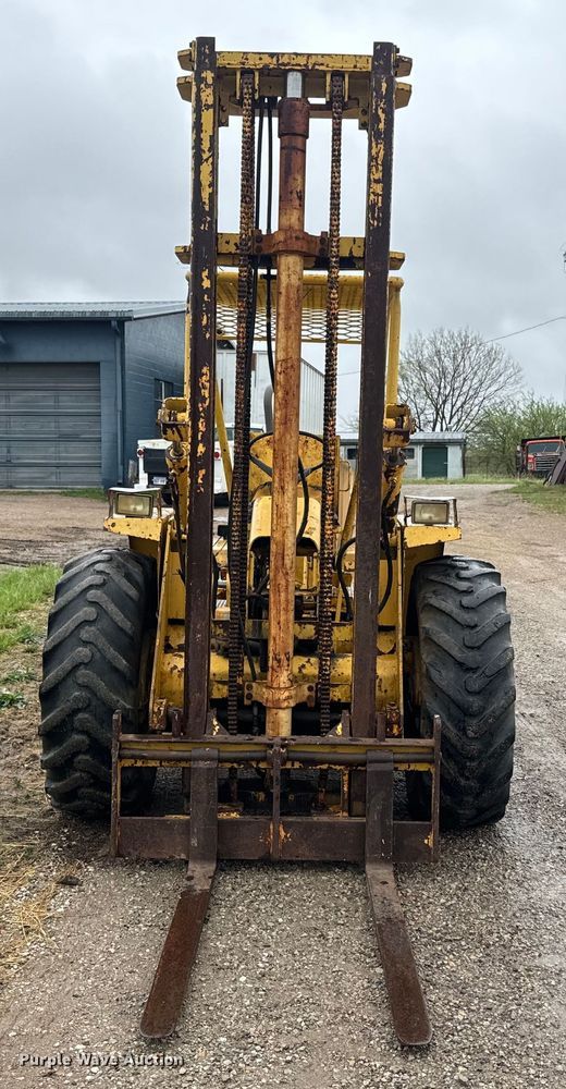 image for item EH5489 Allis Chalmers 630 forklift