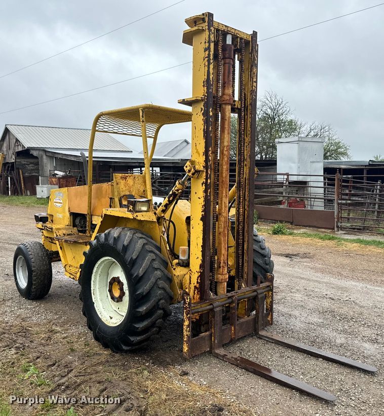 image for item EH5489 Allis Chalmers 630 forklift