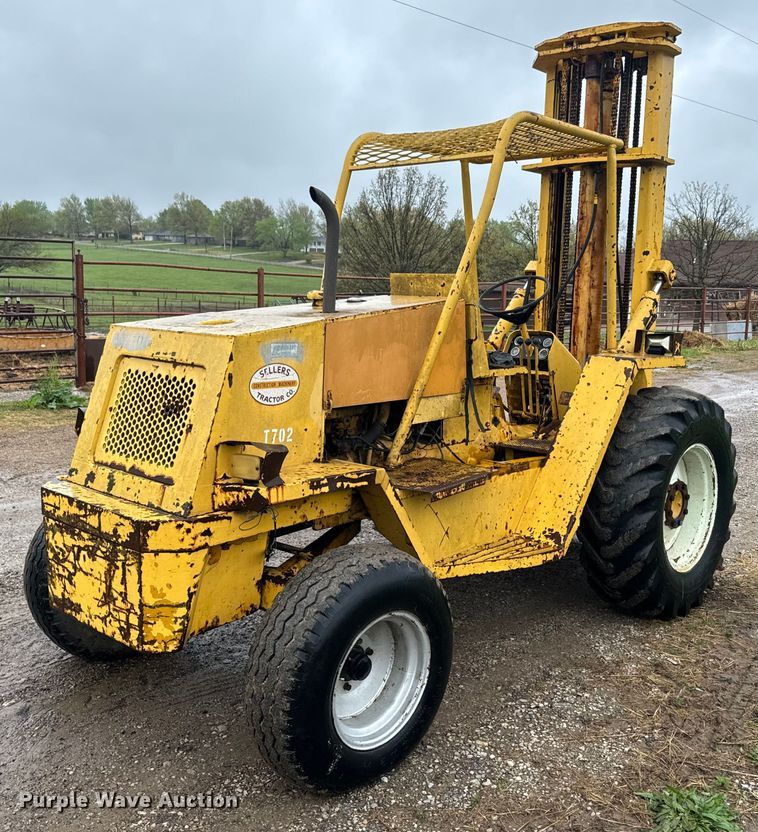 image for item EH5489 Allis Chalmers 630 forklift