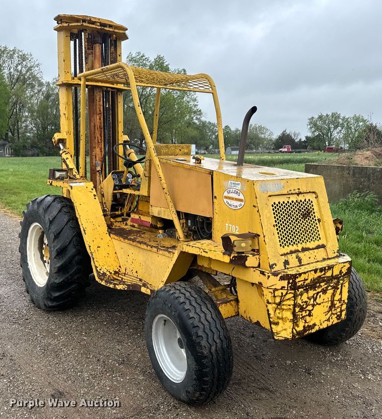 image for item EH5489 Allis Chalmers 630 forklift